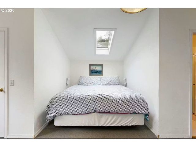 641 D St, Gearhart, OR 97138