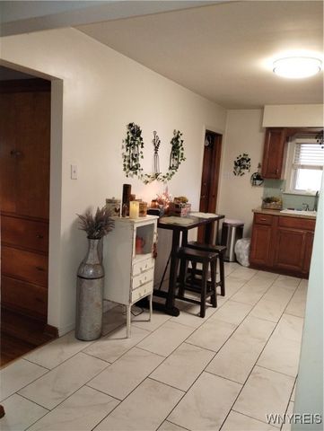 2467 Forest Avenue, Niagara Falls, NY 14301