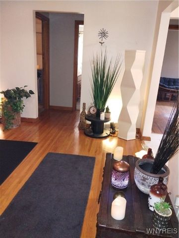 2467 Forest Avenue, Niagara Falls, NY 14301