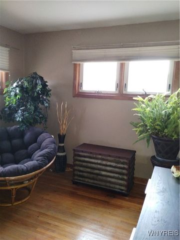 2467 Forest Avenue, Niagara Falls, NY 14301