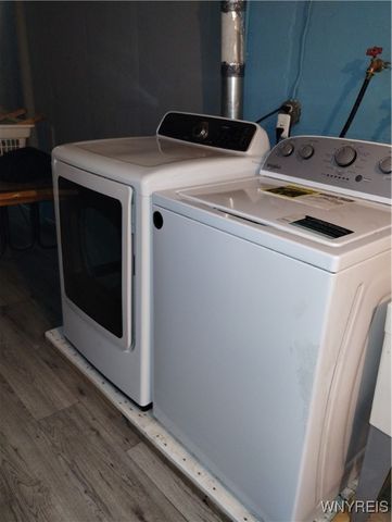 2467 Forest Avenue, Niagara Falls, NY 14301