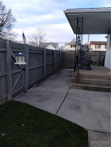 2467 Forest Avenue, Niagara Falls, NY 14301