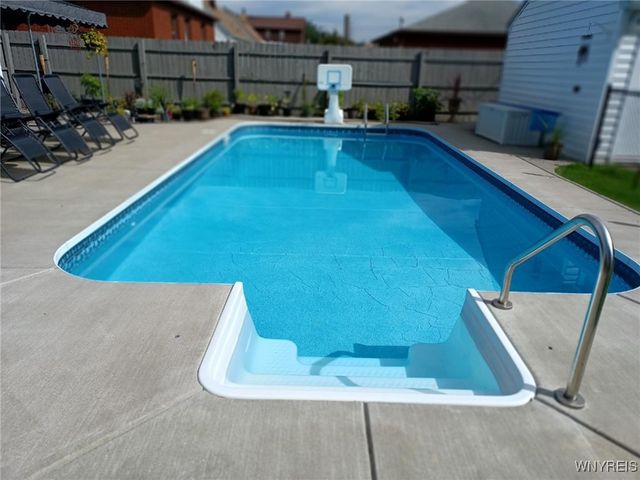 2467 Forest Avenue, Niagara Falls, NY 14301