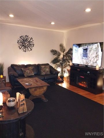 2467 Forest Avenue, Niagara Falls, NY 14301