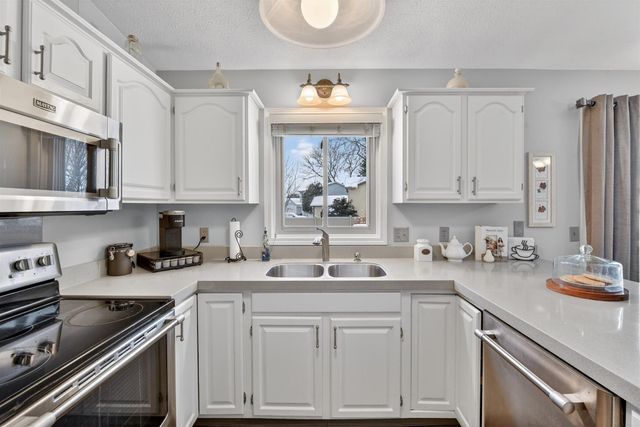 5875 Brookfarm Drive Se, City Of Kentwood, MI 49508