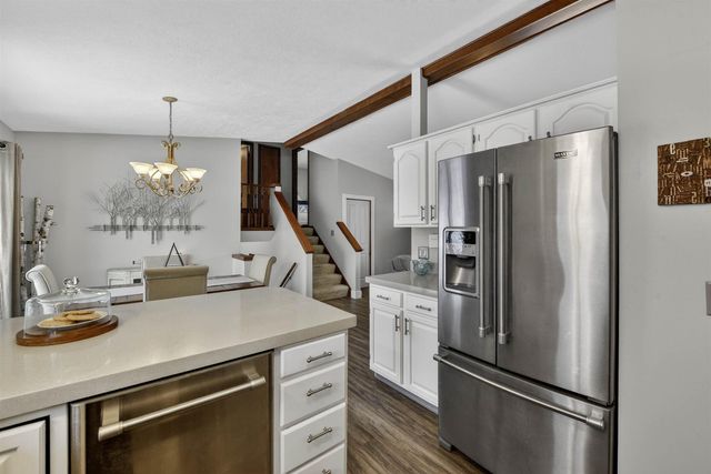 5875 Brookfarm Drive Se, City Of Kentwood, MI 49508