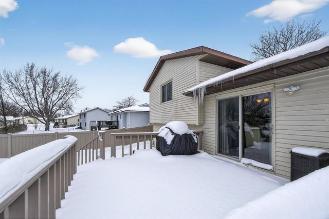 5875 Brookfarm Drive Se, City Of Kentwood, MI 49508