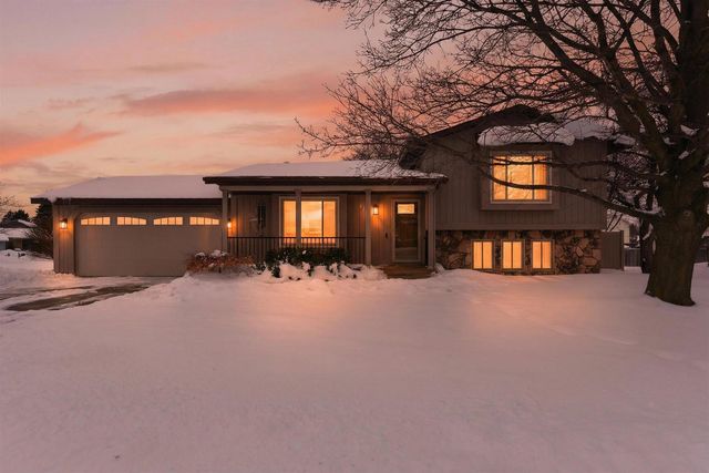 5875 Brookfarm Drive Se, City Of Kentwood, MI 49508