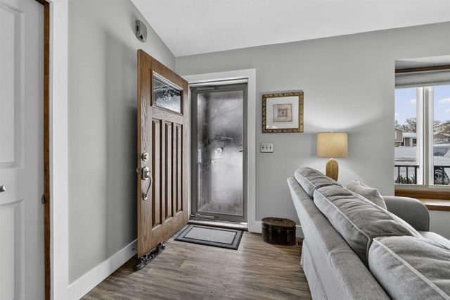 5875 Brookfarm Drive Se, City Of Kentwood, MI 49508