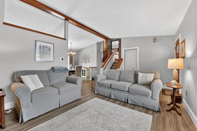 5875 Brookfarm Drive Se, City Of Kentwood, MI 49508