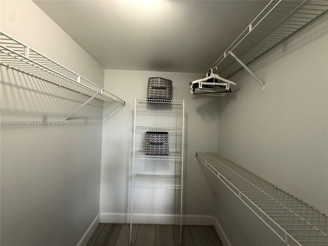 19701 E Country Club Dr 5601, Aventura, FL 33180