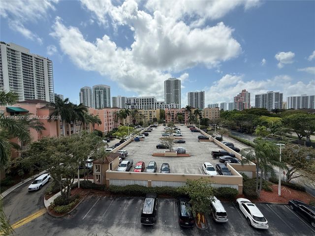 19701 E Country Club Dr 5601, Aventura, FL 33180