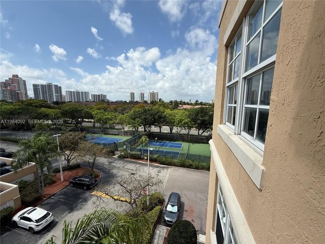 19701 E Country Club Dr 5601, Aventura, FL 33180