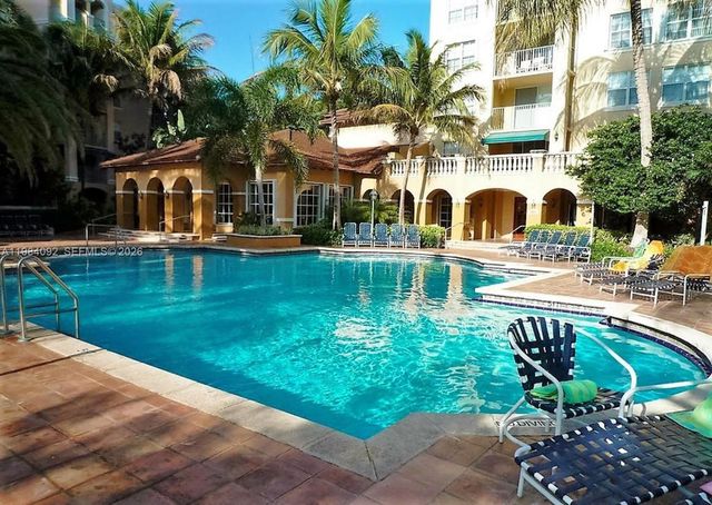 19701 E Country Club Dr 5601, Aventura, FL 33180