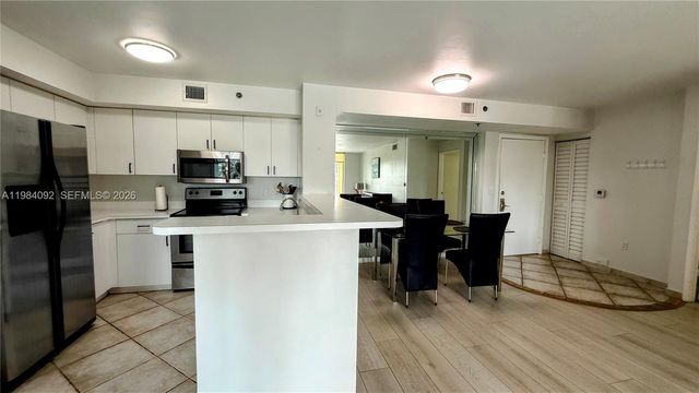 19701 E Country Club Dr 5601, Aventura, FL 33180