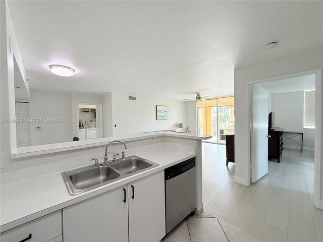 19701 E Country Club Dr 5601, Aventura, FL 33180