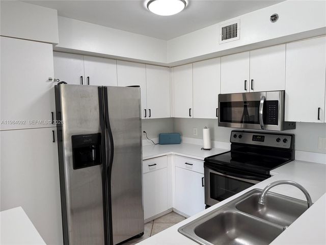 19701 E Country Club Dr 5601, Aventura, FL 33180