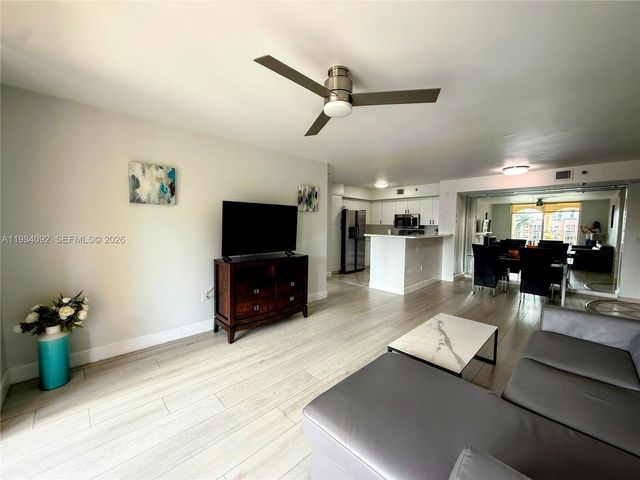 19701 E Country Club Dr 5601, Aventura, FL 33180