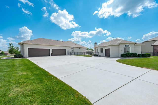 2901 W Crystal Beach St, Wichita, KS 67204