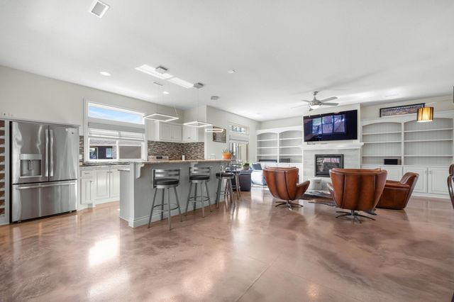 2901 W Crystal Beach St, Wichita, KS 67204