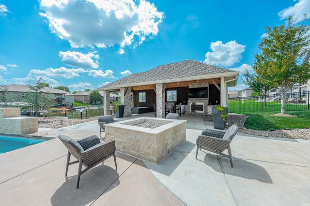 2901 W Crystal Beach St, Wichita, KS 67204