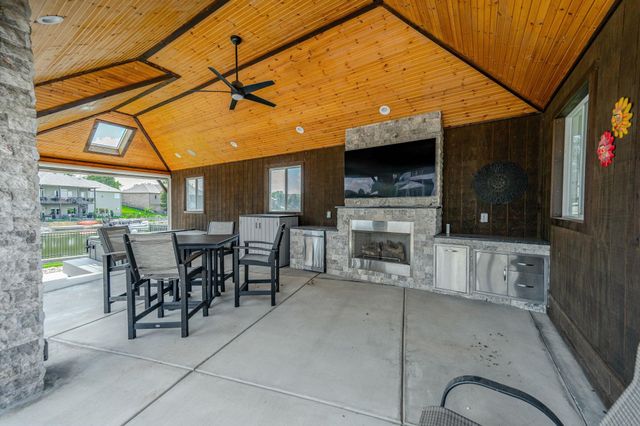 2901 W Crystal Beach St, Wichita, KS 67204