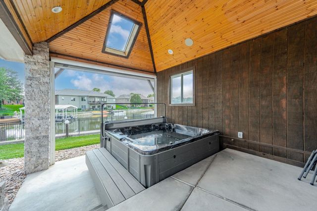 2901 W Crystal Beach St, Wichita, KS 67204