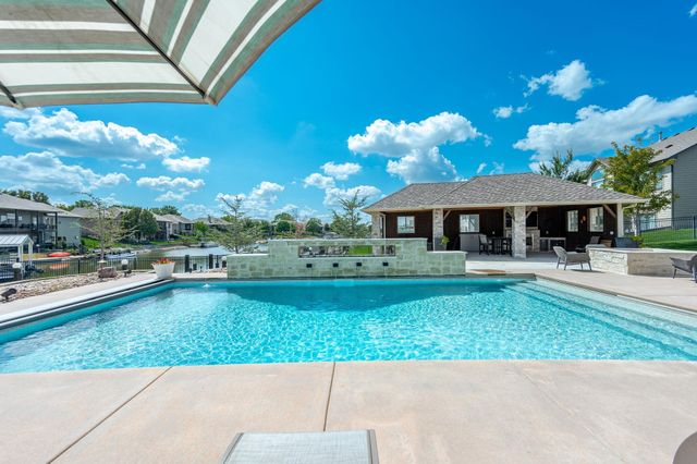 2901 W Crystal Beach St, Wichita, KS 67204