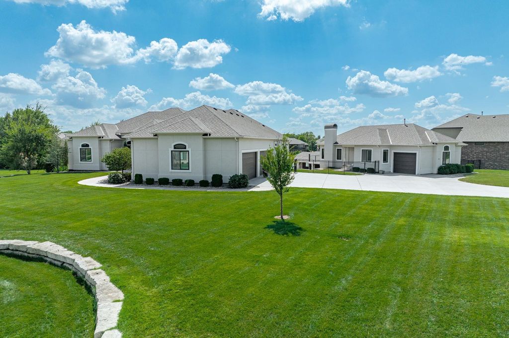 2901 W Crystal Beach St, Wichita, KS 67204