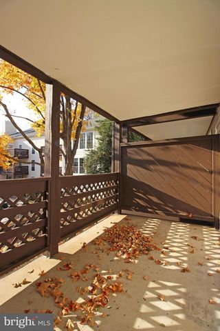 10182 OAKTON TERRACE RD, Oakton, VA 22124