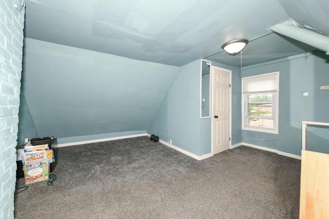 5233 N 38th STREET, Milwaukee, WI 53209