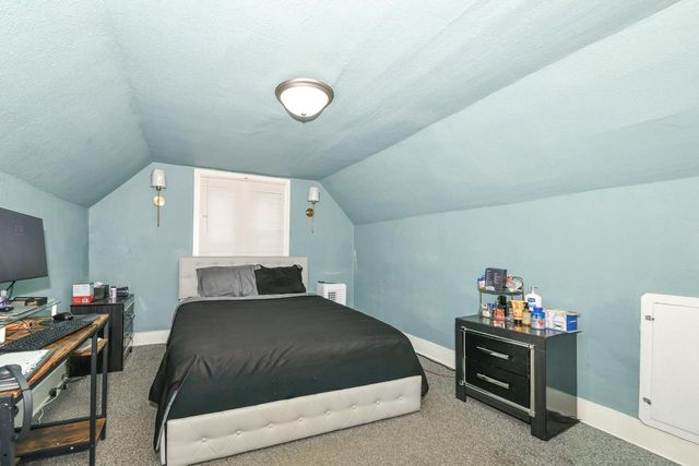 5233 N 38th STREET, Milwaukee, WI 53209