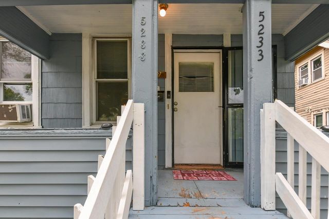 5233 N 38th STREET, Milwaukee, WI 53209
