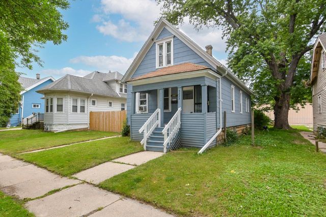 5233 N 38th STREET, Milwaukee, WI 53209