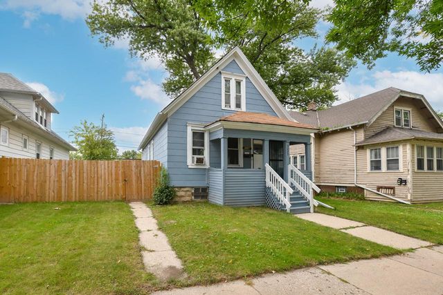 5233 N 38th STREET, Milwaukee, WI 53209