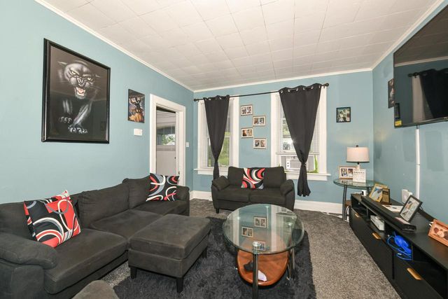 5233 N 38th STREET, Milwaukee, WI 53209