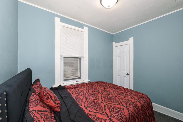 5233 N 38th STREET, Milwaukee, WI 53209
