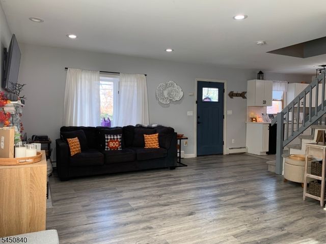 107 New York Ave, Jefferson Twp., NJ 07849