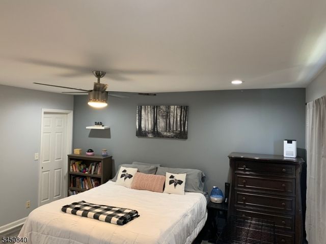 107 New York Ave, Jefferson Twp., NJ 07849