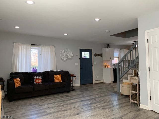 107 New York Ave, Jefferson Twp., NJ 07849