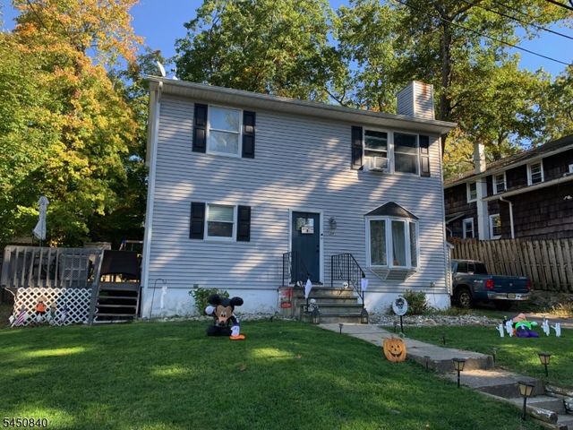 107 New York Ave, Jefferson Twp., NJ 07849