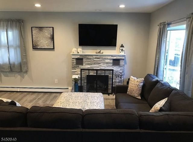 107 New York Ave, Jefferson Twp., NJ 07849