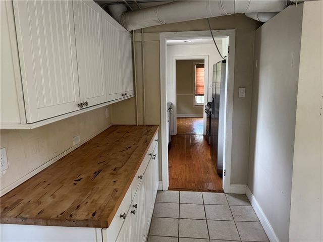633 Crystal Dr, Mt Lebanon, PA 15228