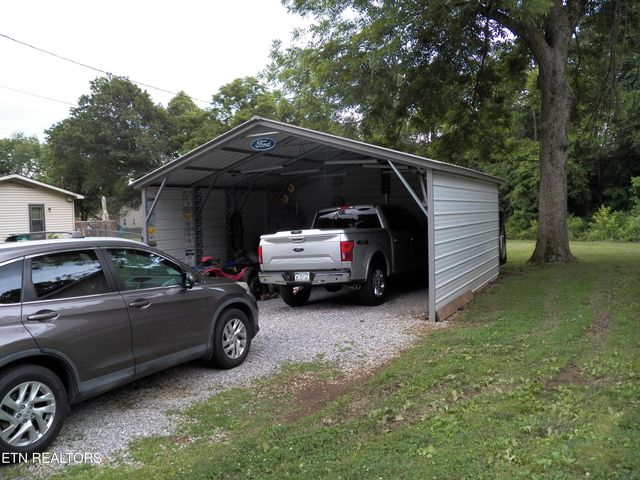1765 Outer Drive, Lenoir City, TN 37771