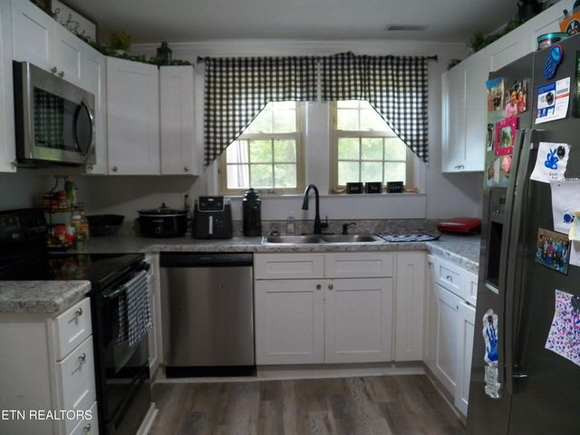 1765 Outer Drive, Lenoir City, TN 37771