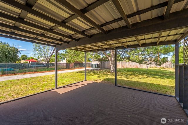 522 Canterbury Lane, Moses Lake, WA 98837