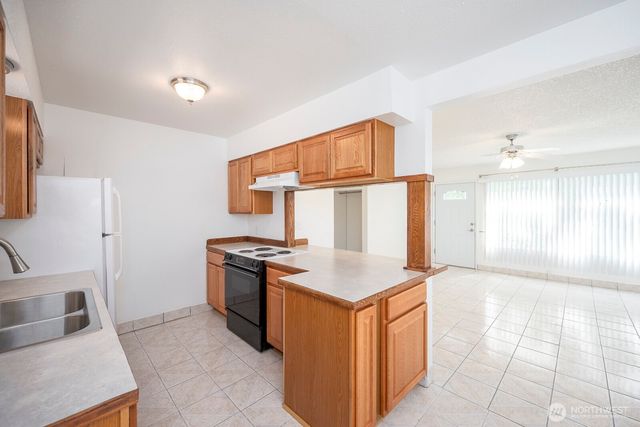 522 Canterbury Lane, Moses Lake, WA 98837