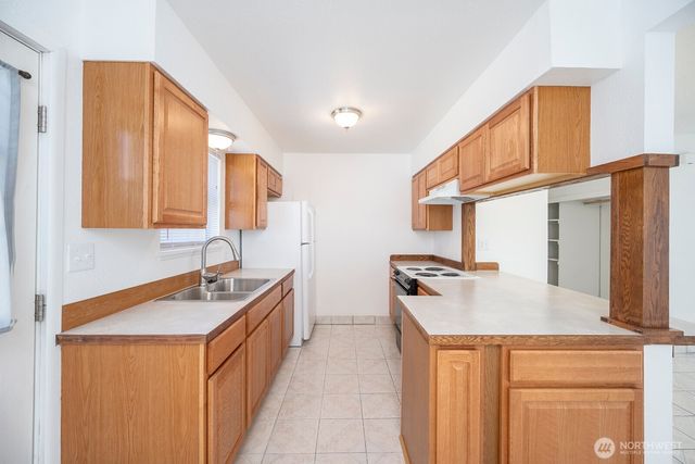 522 Canterbury Lane, Moses Lake, WA 98837