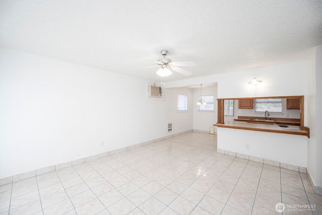 522 Canterbury Lane, Moses Lake, WA 98837