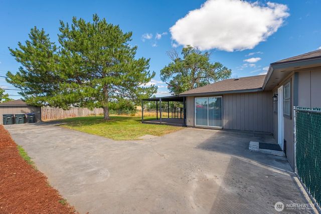 522 Canterbury Lane, Moses Lake, WA 98837